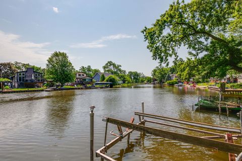 Tiny photo for 26371 N Elmwood Avenue, Mundelein, IL 60060 (MLS # 12435013)