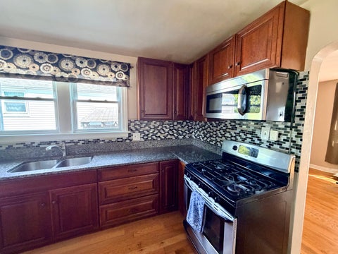 Tiny photo for 10806 S Whipple Street, Chicago, IL 60655 (MLS # 12733761)