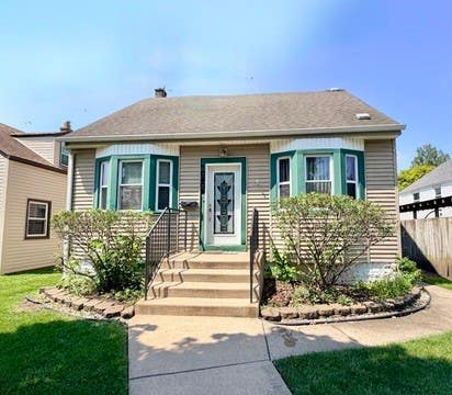 Photo of 10806 S Whipple Street, Chicago, IL 60655 (MLS # 12733761)