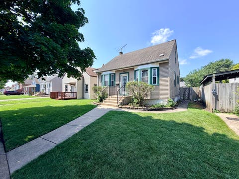 Tiny photo for 10806 S Whipple Street, Chicago, IL 60655 (MLS # 12733761)