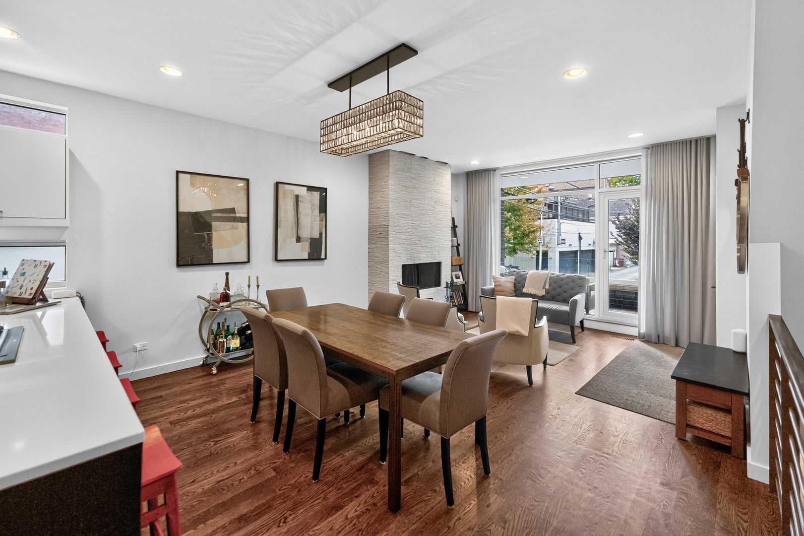 2012 W Shakespeare Avenue 1