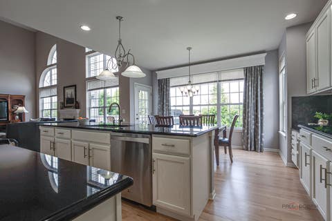 Tiny photo for 39 Amber Court, Lindenhurst, IL 60046 (MLS # 12718773)