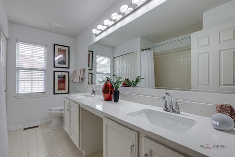 Tiny photo for 39 Amber Court, Lindenhurst, IL 60046 (MLS # 12718773)