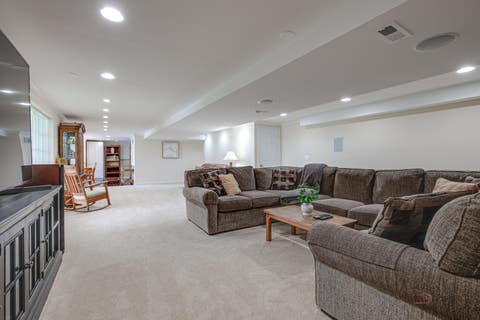 Tiny photo for 39 Amber Court, Lindenhurst, IL 60046 (MLS # 12718773)
