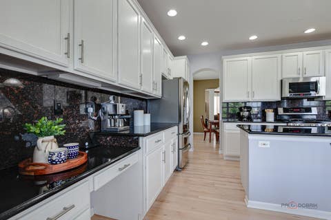 Tiny photo for 39 Amber Court, Lindenhurst, IL 60046 (MLS # 12718773)