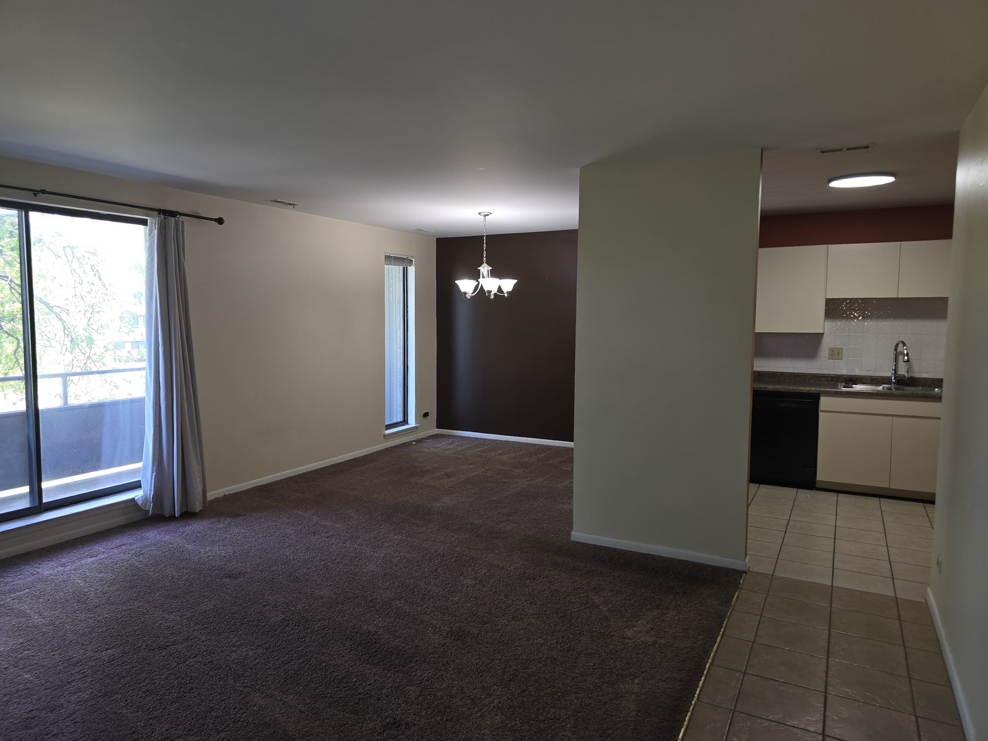 7 E Carriageway Drive 214