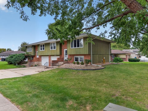 Photo of 1520 Adams Street, Ottawa, IL 61350 (MLS # 12766398)