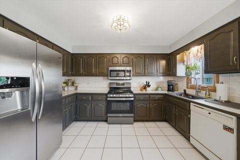 Tiny photo for 10816 Long Avenue, Oak Lawn, IL 60453 (MLS # 12662898)
