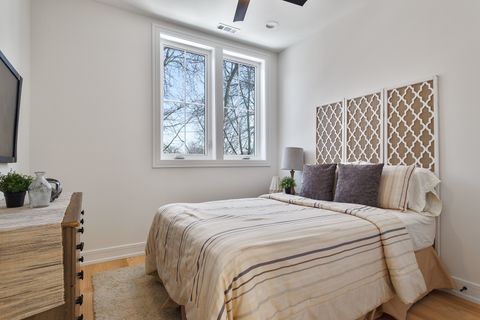 Tiny photo for 5620 N Francisco Avenue, Chicago, IL 60659 (MLS # 12570637)