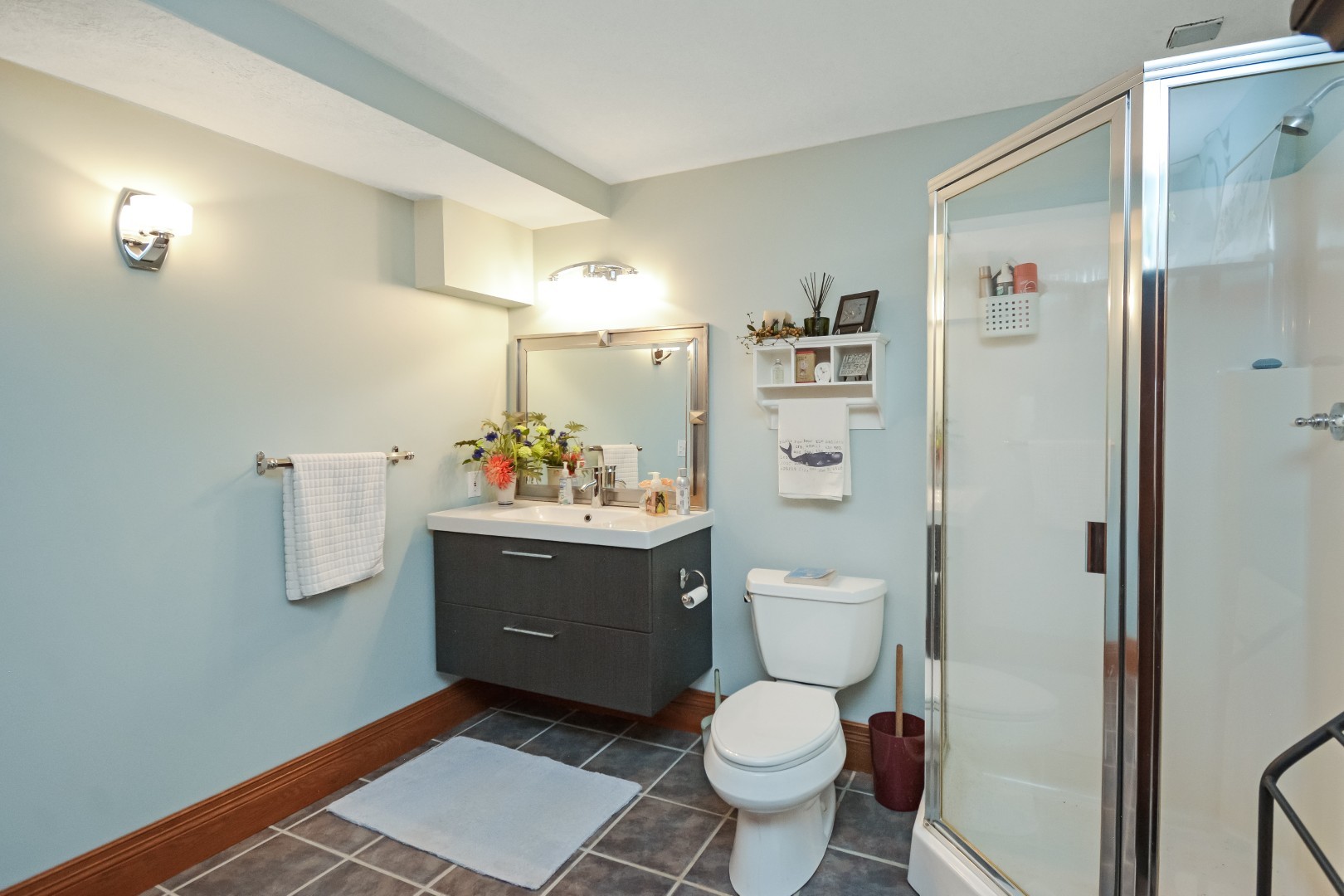 Bloomington, Illinois 61705, United States, 5 Bedrooms Bedrooms, ,5 BathroomsBathrooms,Residential,Active,213465