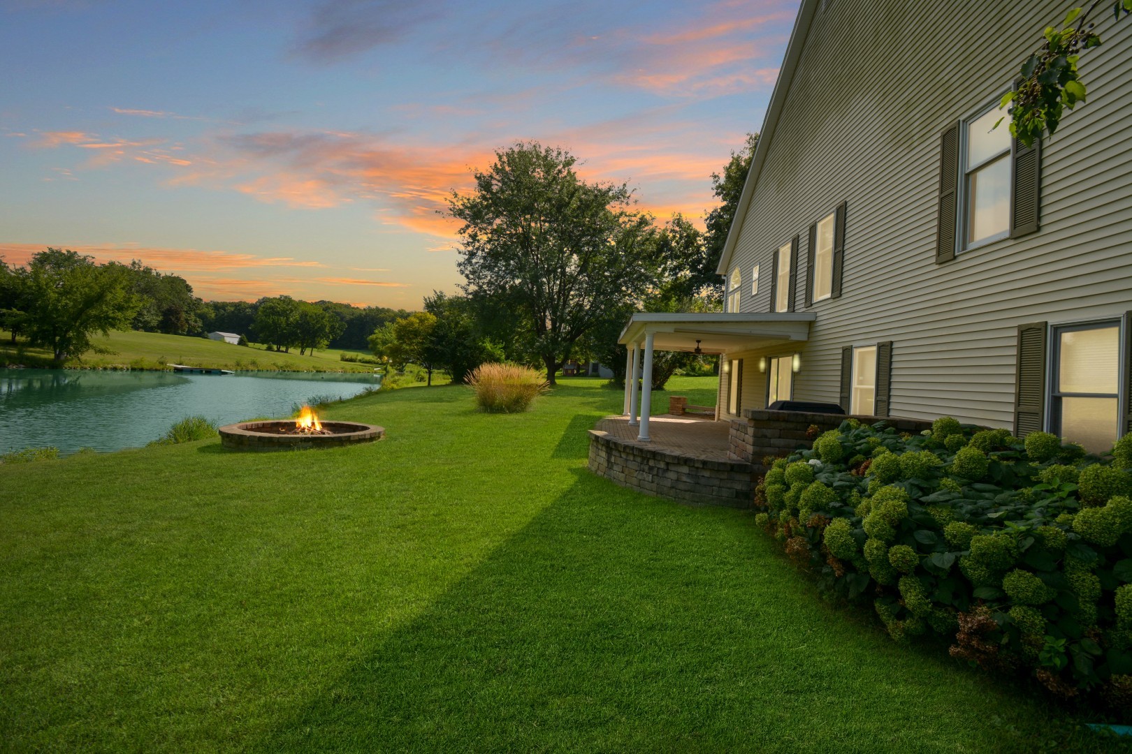 Bloomington, Illinois 61705, United States, 5 Bedrooms Bedrooms, ,5 BathroomsBathrooms,Residential,Active,213465