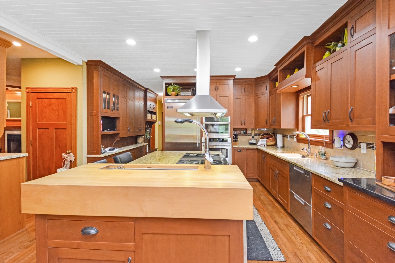 Bloomington, Illinois 61705, United States, 5 Bedrooms Bedrooms, ,5 BathroomsBathrooms,Residential,Active,213465