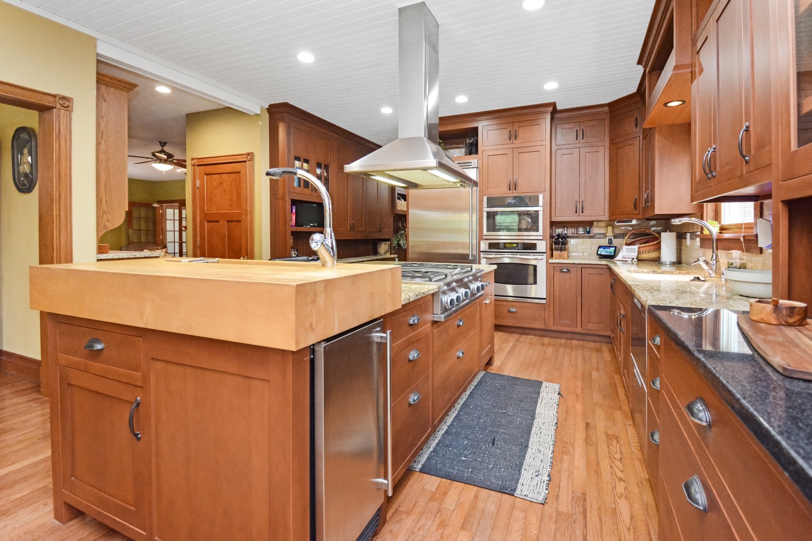 Bloomington, Illinois 61705, United States, 5 Bedrooms Bedrooms, ,5 BathroomsBathrooms,Residential,Active,213465