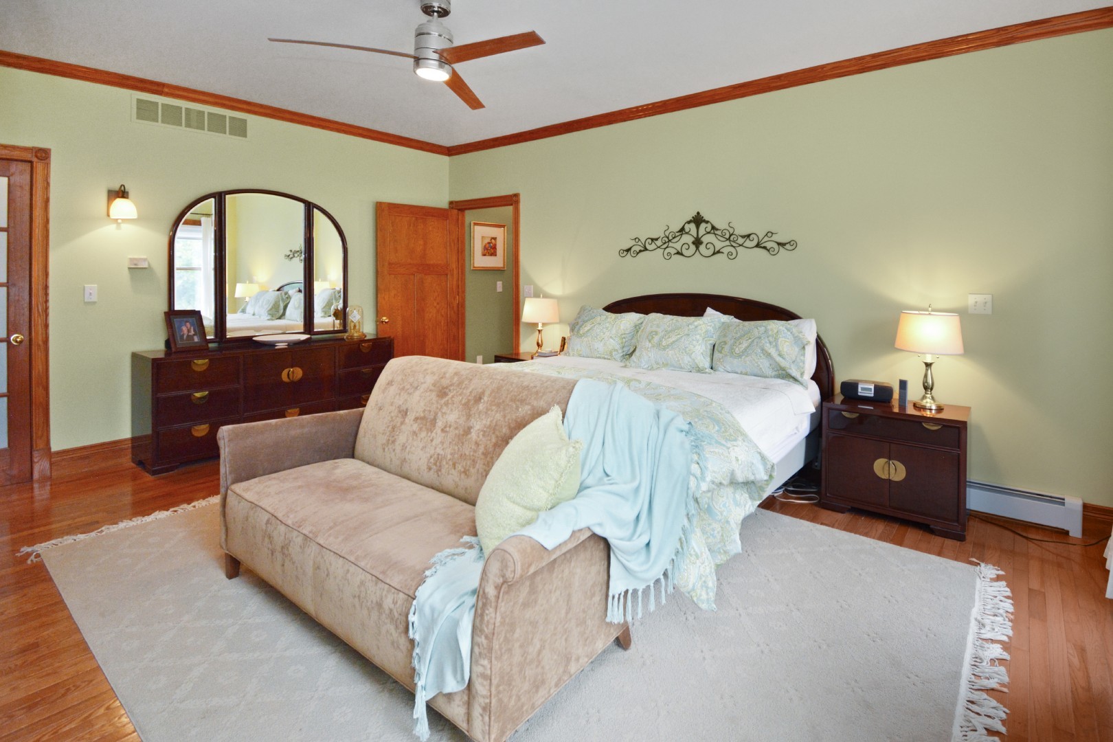 Bloomington, Illinois 61705, United States, 5 Bedrooms Bedrooms, ,5 BathroomsBathrooms,Residential,Active,213465