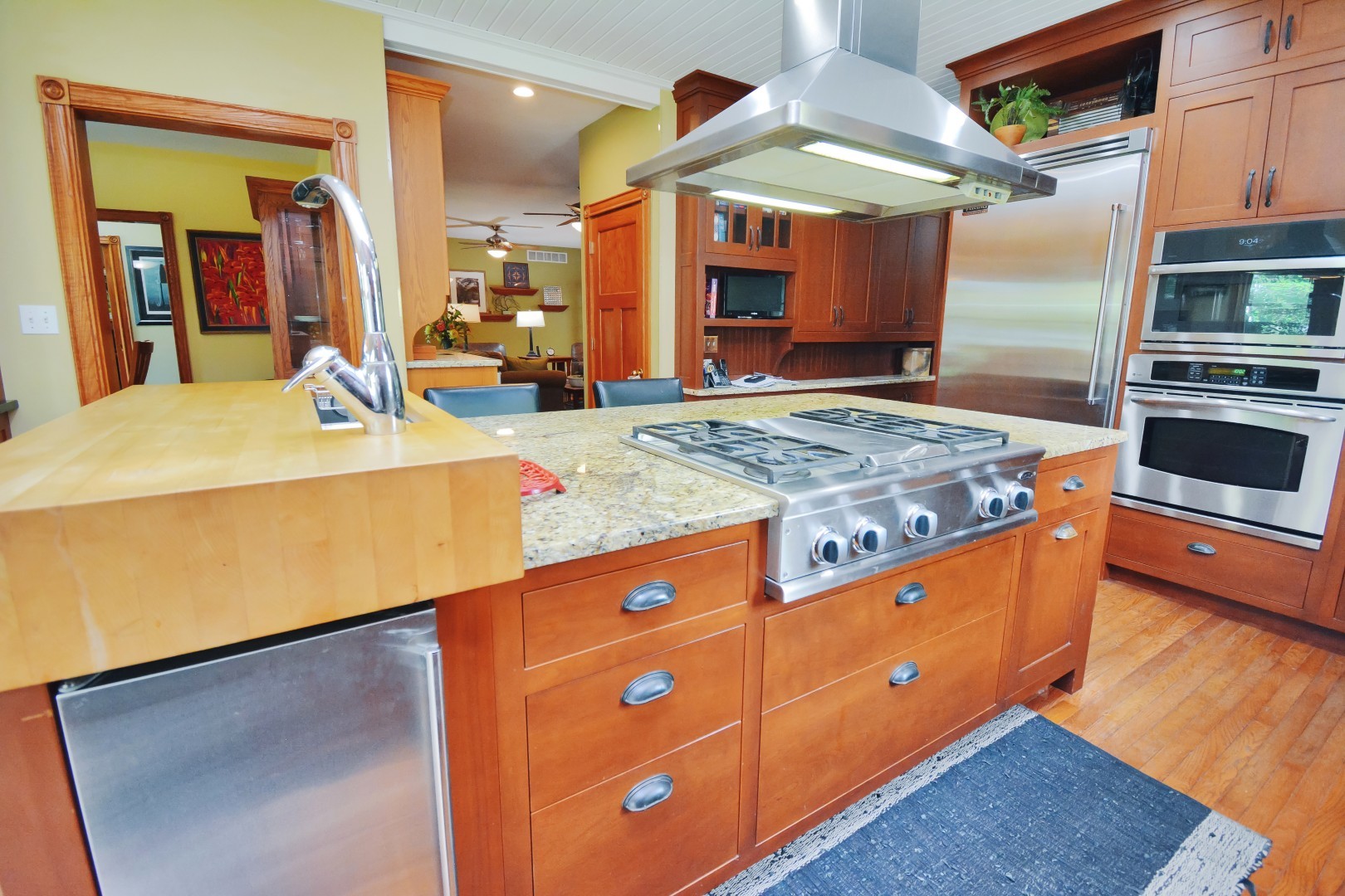 Bloomington, Illinois 61705, United States, 5 Bedrooms Bedrooms, ,5 BathroomsBathrooms,Residential,Active,213465