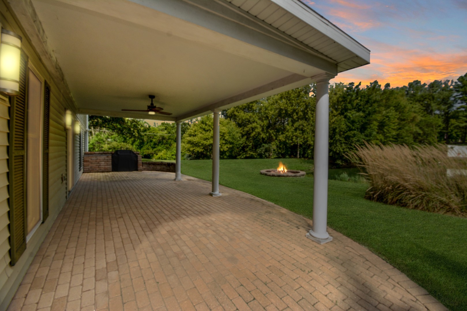 Bloomington, Illinois 61705, United States, 5 Bedrooms Bedrooms, ,5 BathroomsBathrooms,Residential,Active,213465