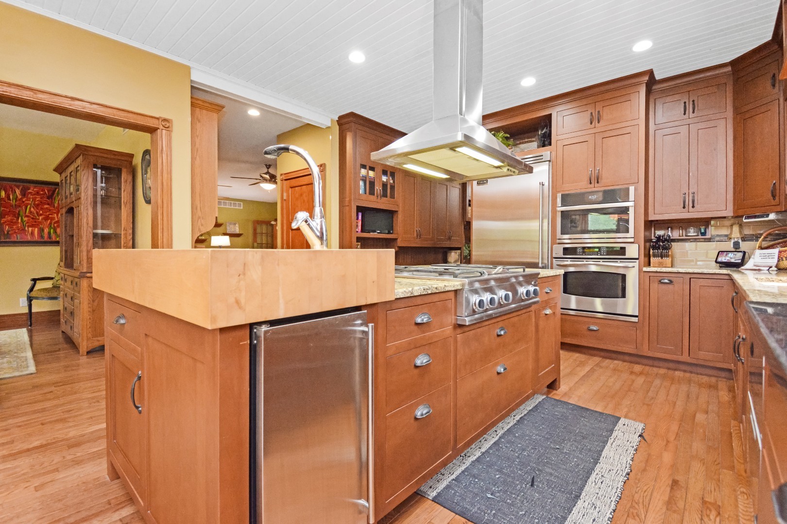 Bloomington, Illinois 61705, United States, 5 Bedrooms Bedrooms, ,5 BathroomsBathrooms,Residential,Active,213465