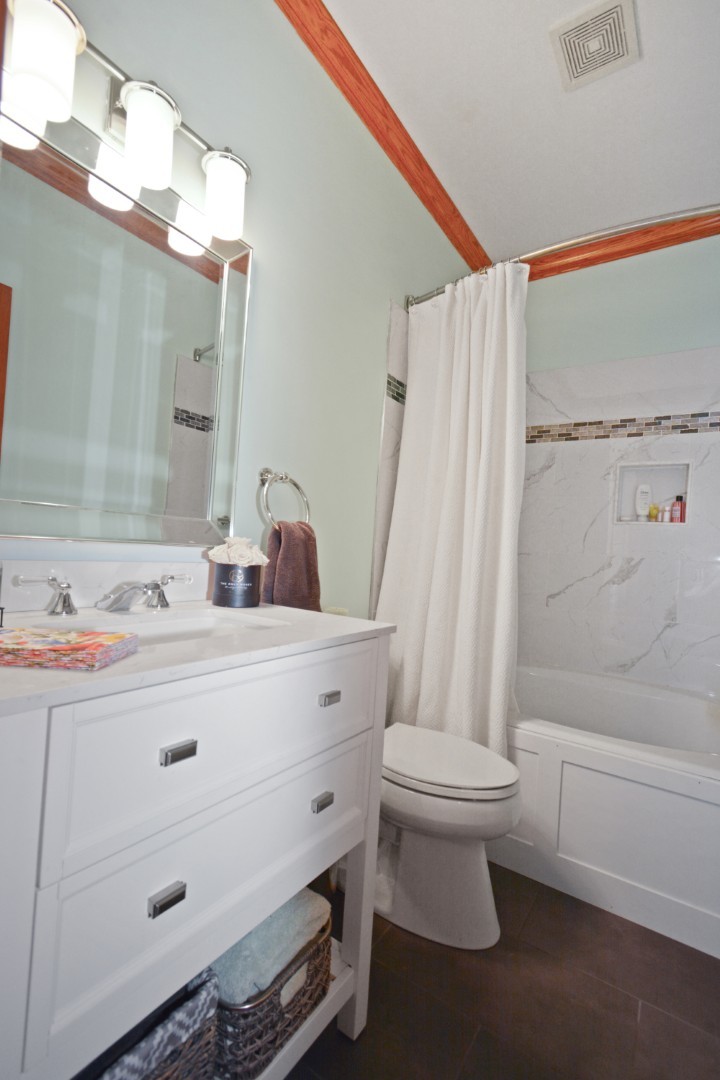 Bloomington, Illinois 61705, United States, 5 Bedrooms Bedrooms, ,5 BathroomsBathrooms,Residential,Active,213465