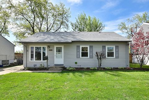 Tiny photo for 377 E Montana Avenue, Glendale Heights, IL 60139 (MLS # 12627913)