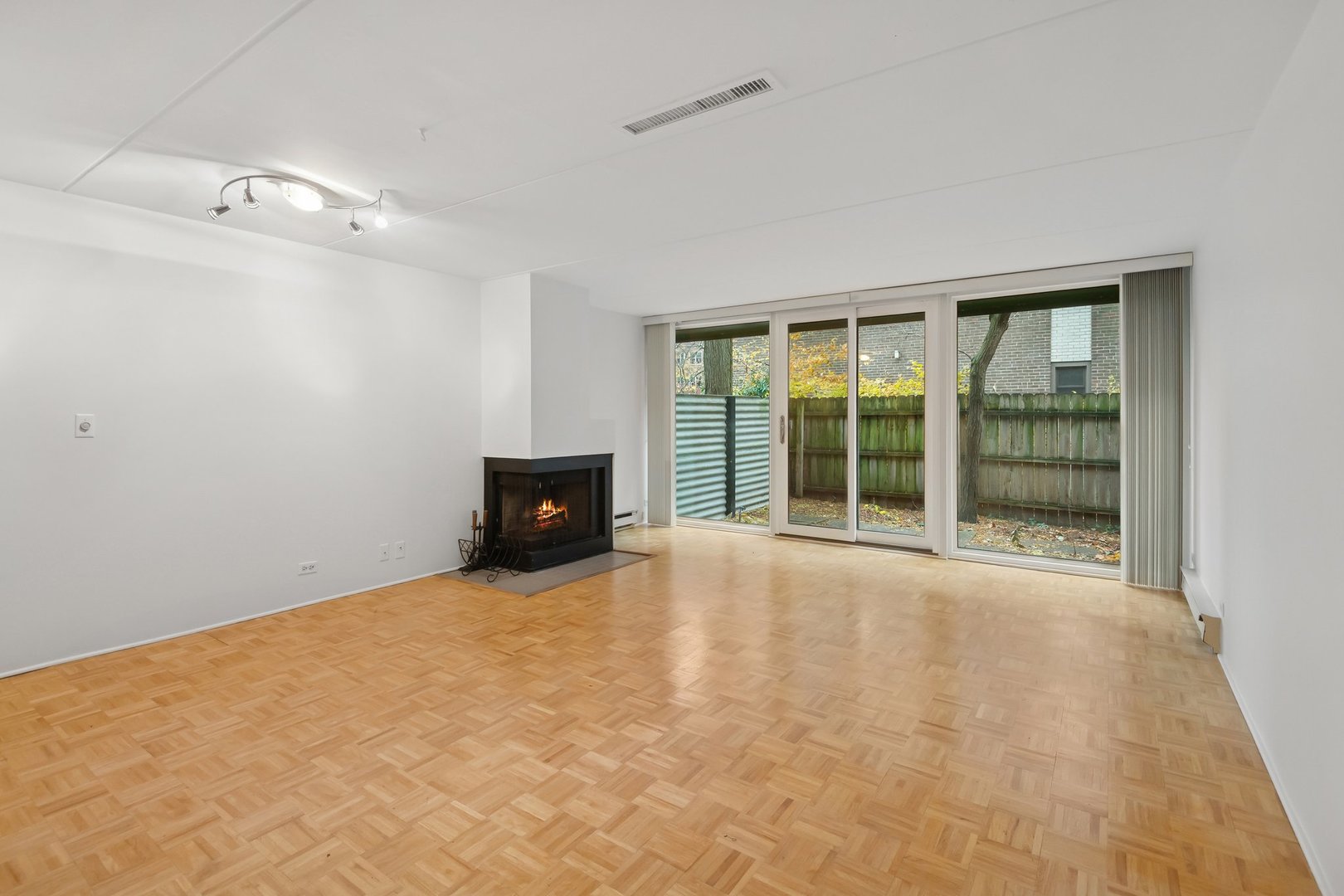 840 Michigan Avenue 10