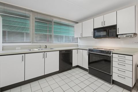 Tiny photo for 840 Michigan Avenue #10, Evanston, IL 60202 (MLS # 12523488)