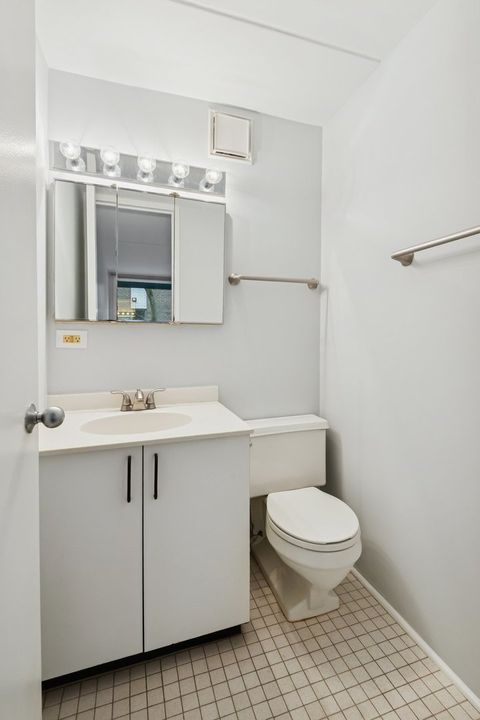 Tiny photo for 840 Michigan Avenue #10, Evanston, IL 60202 (MLS # 12523488)