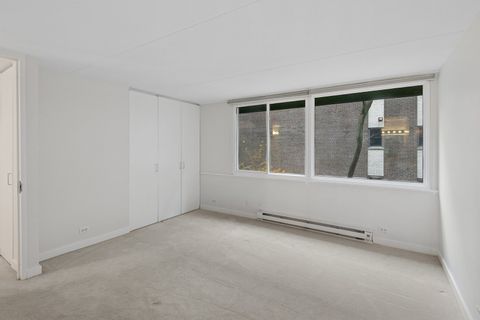 Tiny photo for 840 Michigan Avenue #10, Evanston, IL 60202 (MLS # 12523488)