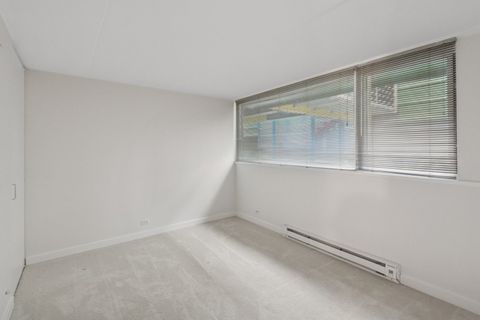 Tiny photo for 840 Michigan Avenue #10, Evanston, IL 60202 (MLS # 12523488)