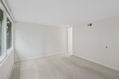 Tiny photo for 840 Michigan Avenue #10, Evanston, IL 60202 (MLS # 12523488)