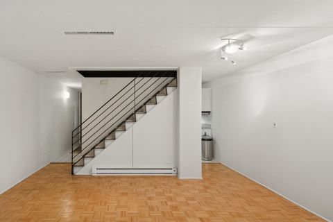 Tiny photo for 840 Michigan Avenue #10, Evanston, IL 60202 (MLS # 12523488)