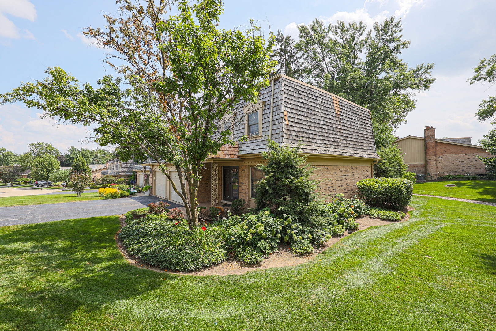 19W113 Avenue Normandy South