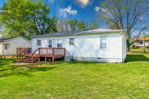 Tiny photo for 905 Airport Road, Mt Vernon, IL 62864 (MLS # 12612807)