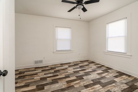 Tiny photo for 905 Airport Road, Mt Vernon, IL 62864 (MLS # 12612807)