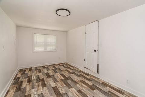 Tiny photo for 905 Airport Road, Mt Vernon, IL 62864 (MLS # 12612807)