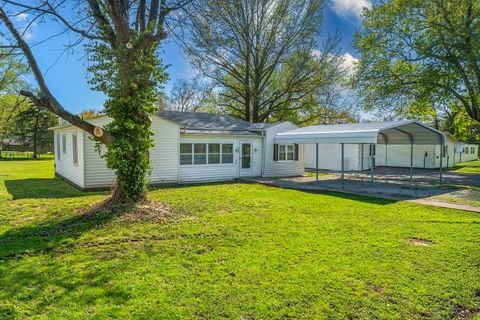 Tiny photo for 905 Airport Road, Mt Vernon, IL 62864 (MLS # 12612807)