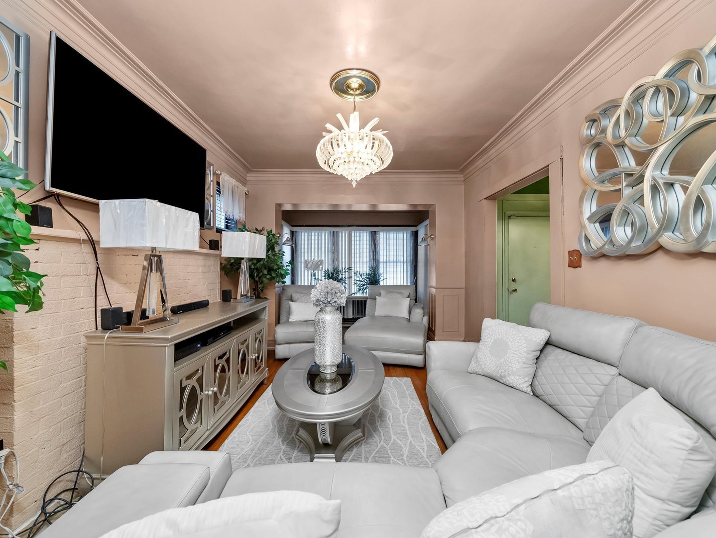 5543 S Honore Street