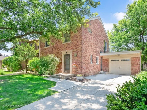 Photo of 812 S Madison Avenue, La Grange, IL 60525 (MLS # 12659557)