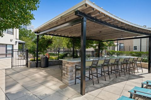 Tiny photo for 3930 N Pine Grove Avenue #2010, Chicago, IL 60613 (MLS # 12453239)