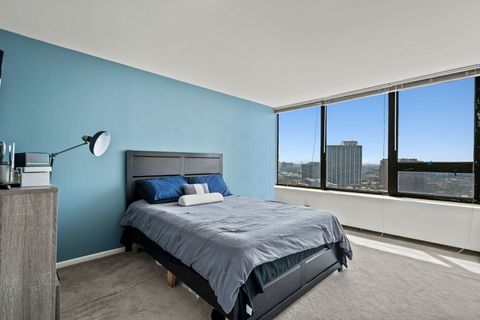 Tiny photo for 3930 N Pine Grove Avenue #2010, Chicago, IL 60613 (MLS # 12453239)
