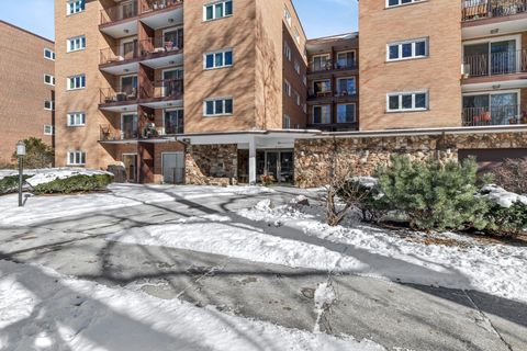 Tiny photo for 2001 Sherman Avenue #203, Evanston, IL 60201 (MLS # 12558176)