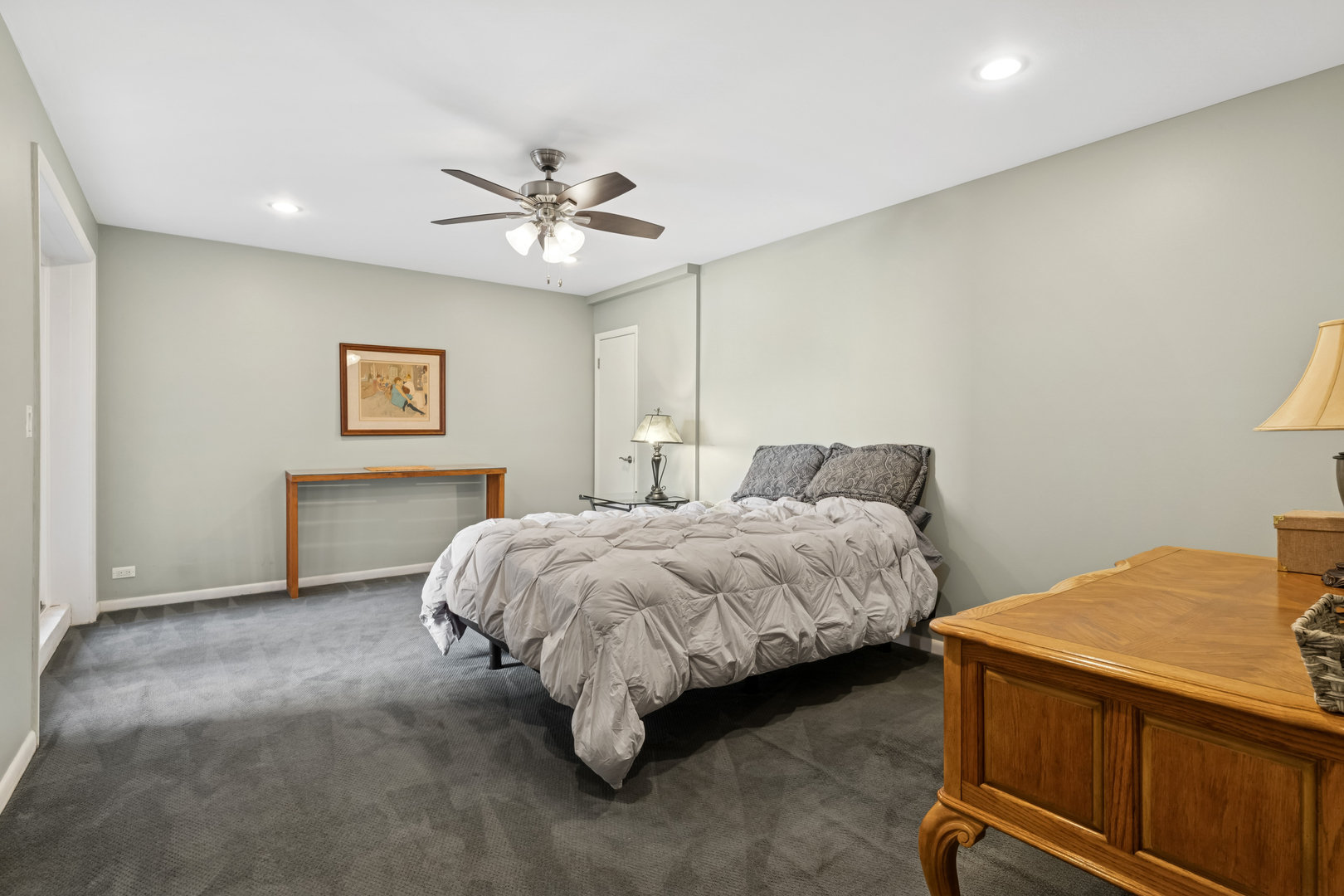 2001 Sherman Avenue 203