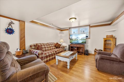 Tiny photo for 539 Ridge Place, Streamwood, IL 60107 (MLS # 12588777)