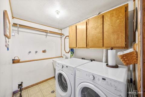 Tiny photo for 539 Ridge Place, Streamwood, IL 60107 (MLS # 12588777)