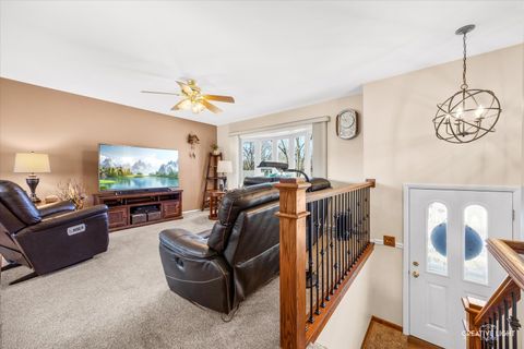 Tiny photo for 539 Ridge Place, Streamwood, IL 60107 (MLS # 12588777)