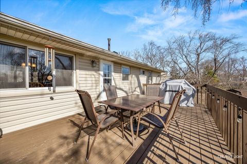 Tiny photo for 539 Ridge Place, Streamwood, IL 60107 (MLS # 12588777)