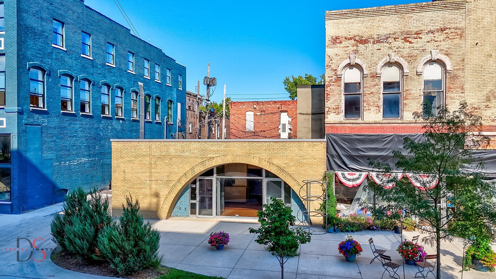 612 Court Street