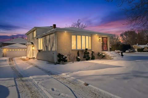 Tiny photo for 606 S Arlington Heights Road, Arlington Heights, IL 60005 (MLS # 12553615)