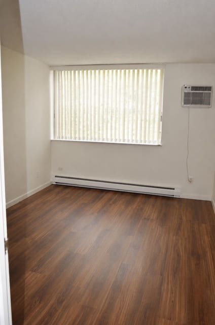 Tiny photo for 2222 S Stewart Avenue #1H, Lombard, IL 60148 (MLS # 12649625)