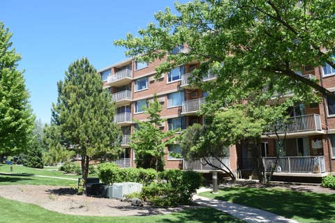 Tiny photo for 2222 S Stewart Avenue #1H, Lombard, IL 60148 (MLS # 12649625)