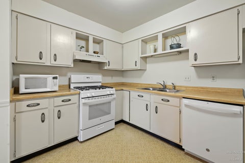 Tiny photo for 603 Waters Edge Drive #D, McHenry, IL 60050 (MLS # 12593051)